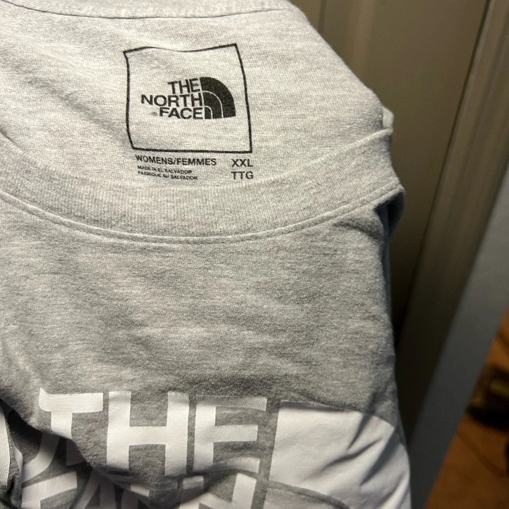 The North Face Gray and White Short Sleeve Tee - Picture 2 of 3